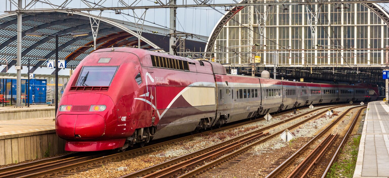 INTERLAKEN - PARIS (6½ HRS)