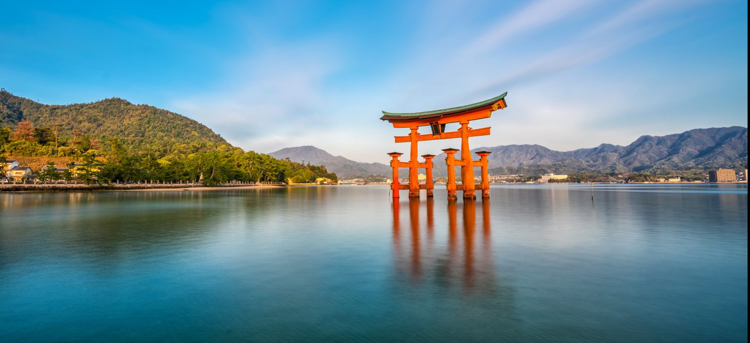 NOV 16: OSAKA TO HIROSHIMA | AQUARIUM & MIYAJIMA ISLAND — BULLET TRAIN