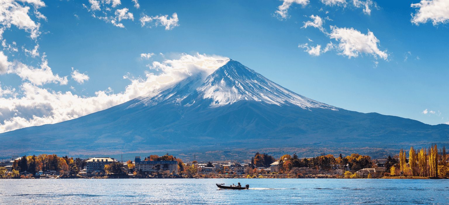FUJI'S MAJESTY | LAKES,  VALLEYS & VOLCANIC VIEWS