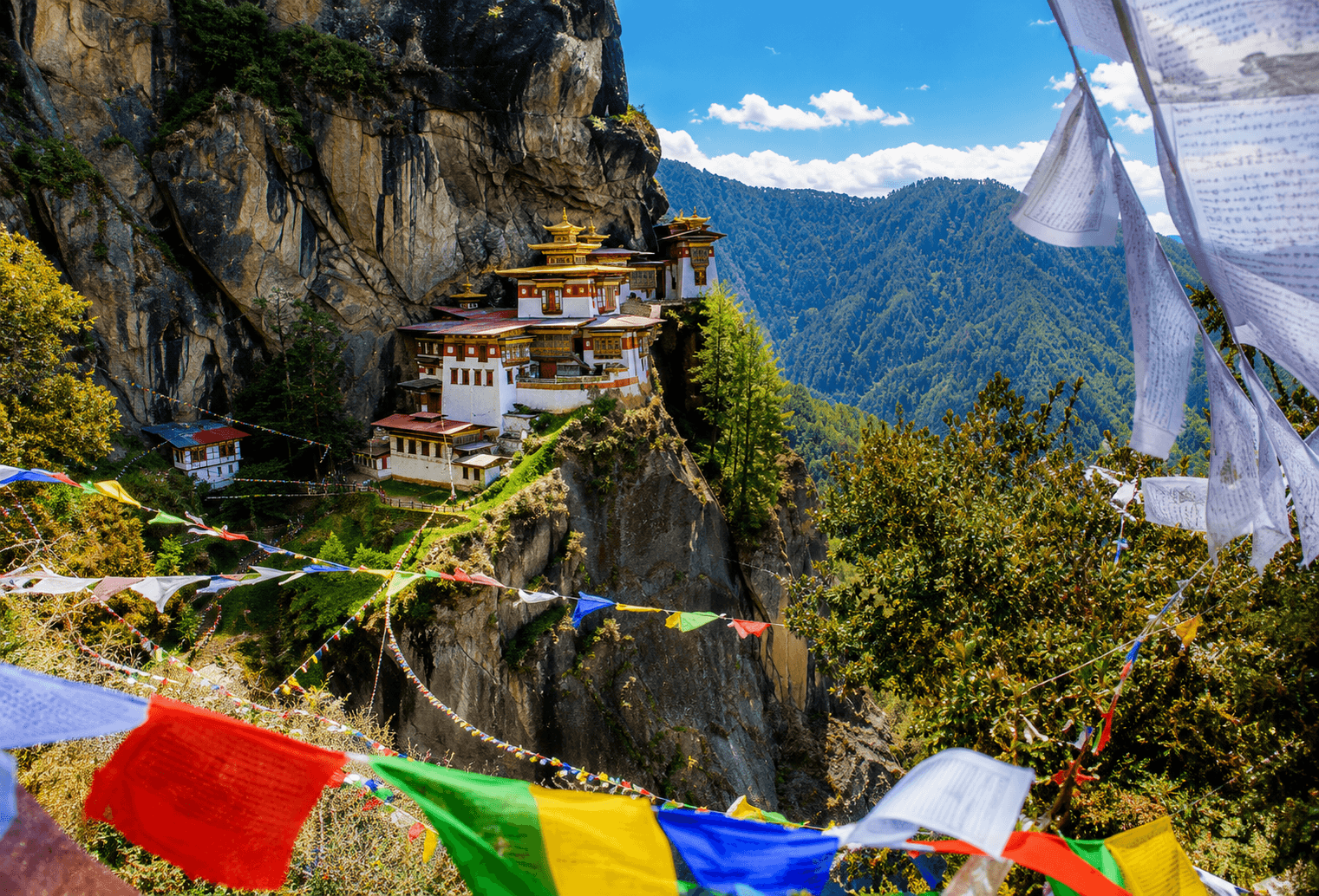ARRIVAL AT PARO-TRANSFER TO THIMPHU (50KM/1H:15M)