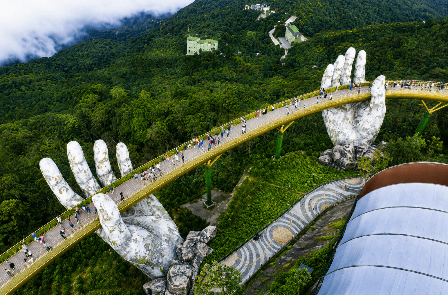DA NANG – BA NA HILLS & GOLDEN BRIDGE (SIC TOUR) (B, L)