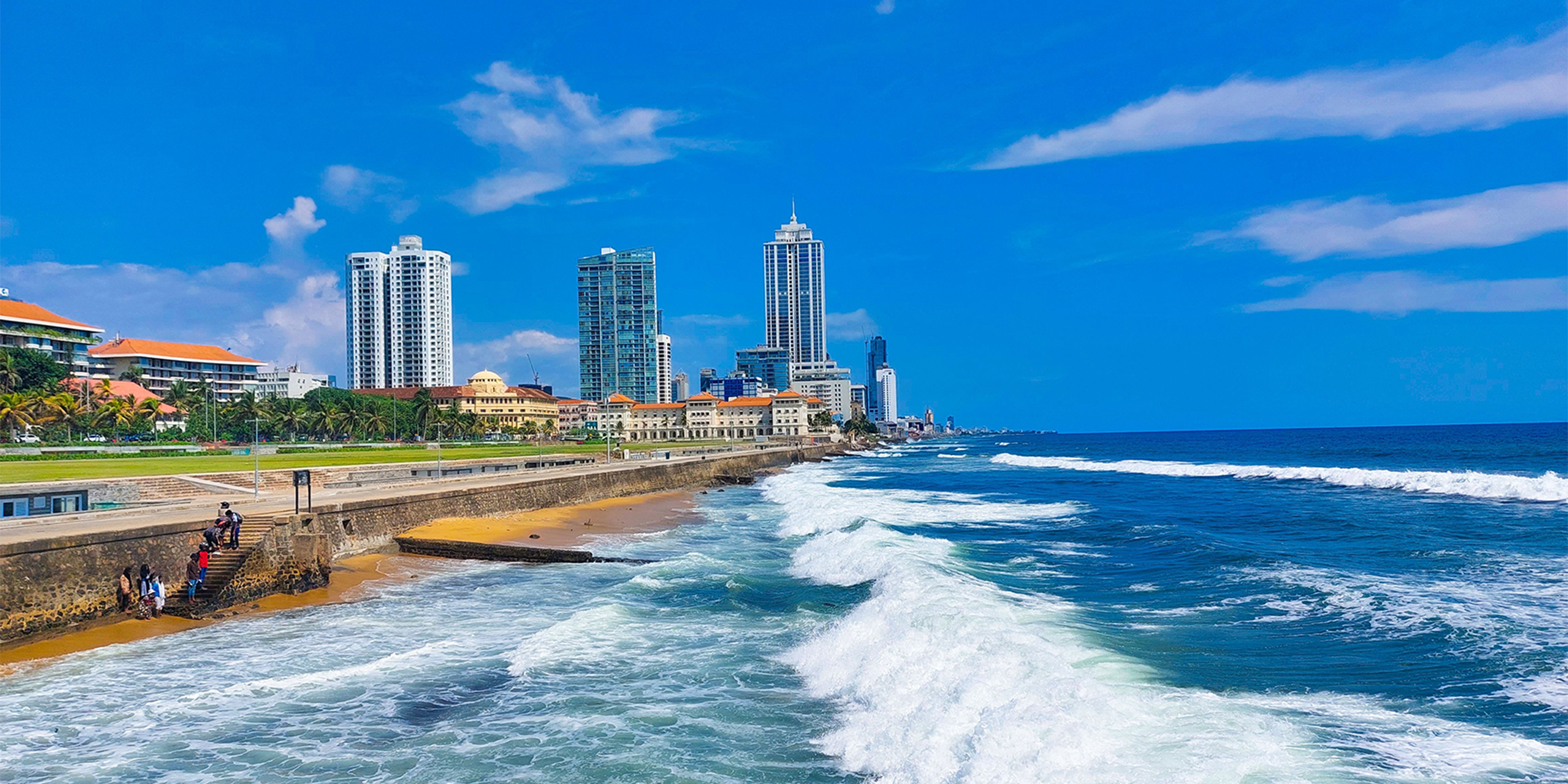 BENTOTA – COLOMBO CITY TOUR (BREAKFAST)